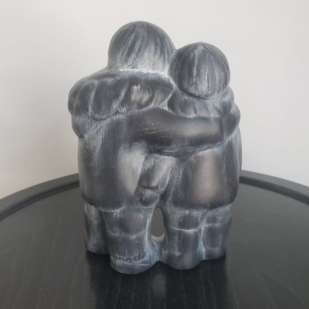 VTG Ceramic Native Inuit Folk Art Figurine Eskimo Hugging Friends Matte Glaze - Picture 5 of 8